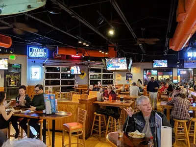 Hooters