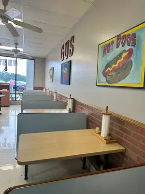Gus’ Hot Dogs