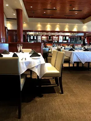 Fleming’s Prime Steakhouse & Wine Bar