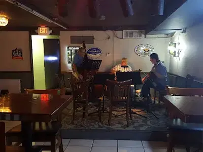 Crestwood Tavern