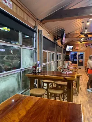 Hooters