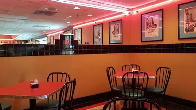 Julio's Too