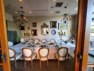 Cafe Monarch