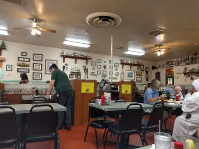 The Hungry Fox Restaurant & Country Store