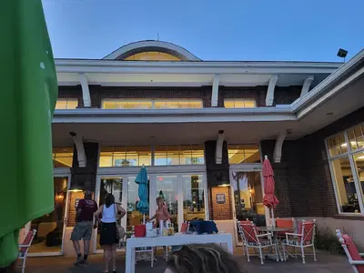 Lakeside Grill Estrella