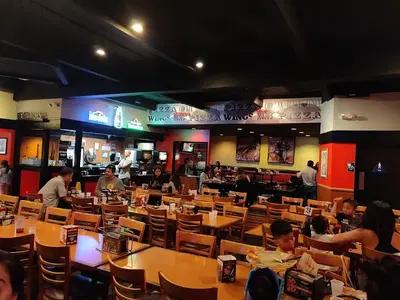 Shakey's Pizza Parlor
