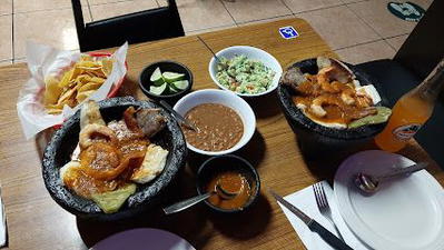 Los Lagos Mariscos Restaurant