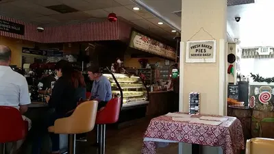 Polly's Pies Restaurant & Bakery
