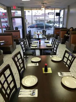 Happy Thai Restaurant