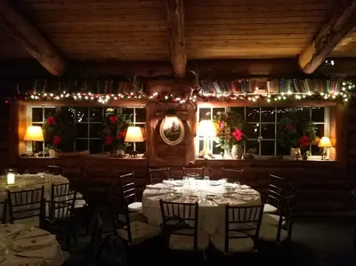 Saddle Peak Lodge
