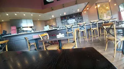 Pizzo's Pizzeria and Wine Bar
