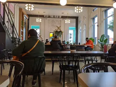 Hilltop Coffee + Kitchen - Inglewood