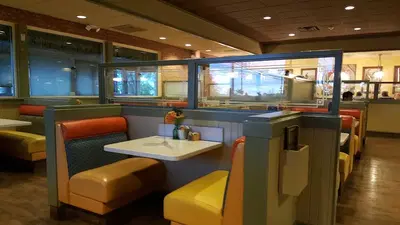 Polly's Pies Restaurant & Bakery