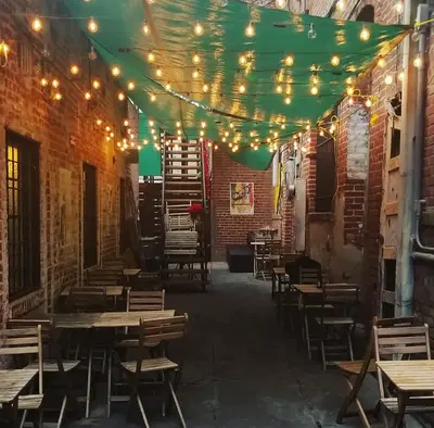 El Indio Botanas y Cerveza