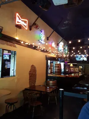 Jerry's Pizza & Pub