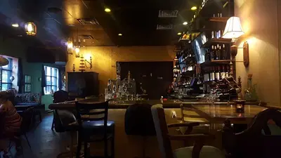 Les Amis Restaurant & Lounge