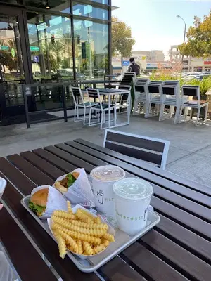 Shake Shack Pasadena