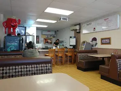 Day Day's BBQ & Waffle House
