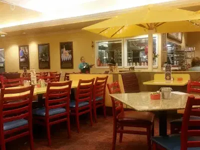 Polly's Pies Restaurant & Bakery