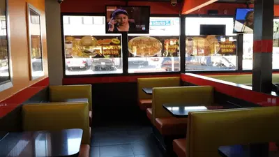 Tam's Burgers
