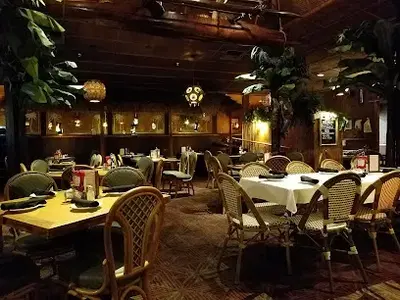 Damon's Steak House