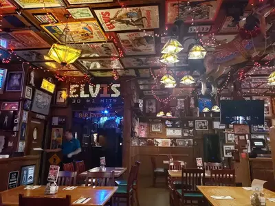 Azteca Restaurant & Lounge