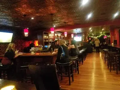 Iva Lee's Restaurant & Lounge