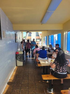 Tom's Burgers