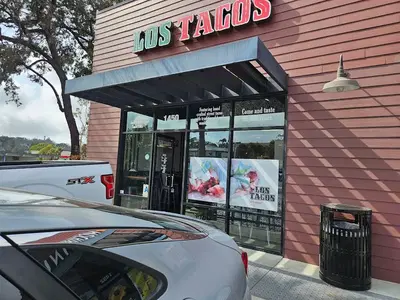 Los Tacos