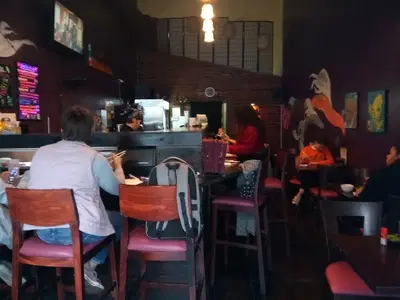 Mon Roll House Sushi