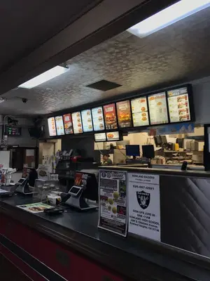 Carl's Jr.