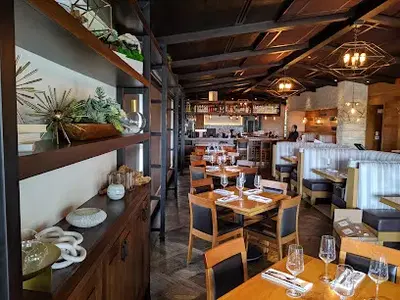 Whitestone Restaurant & Bar