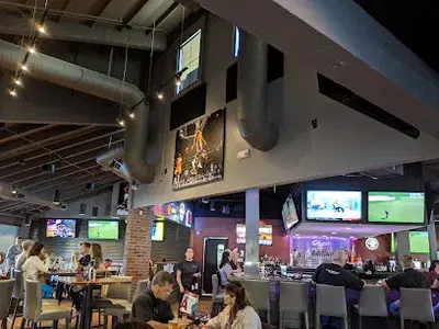 Oggi's Sports | Brewhouse | Pizza