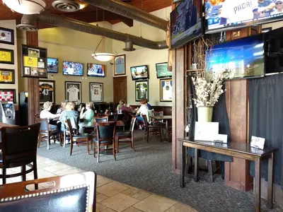 19 Sports Bar & Grill