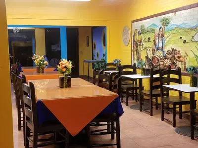 El Puerto Pupuseria Restaurant