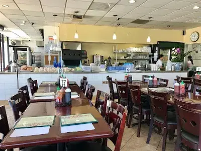 Phở Bánh Mì & Chè Cali