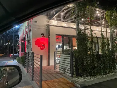 Howlin' Ray's - Pasadena Arroyo