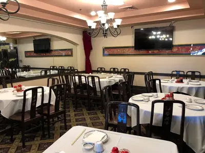 Hong Kong Flower Lounge Restaurant 香滿樓