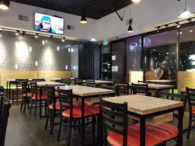 Macky's Noodle House