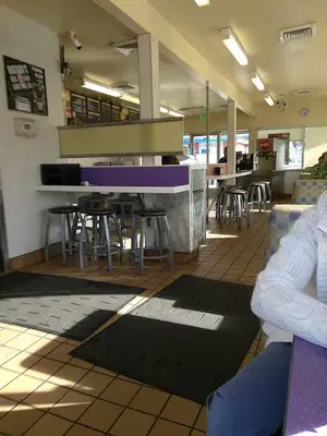 Nation's Giant Hamburgers & Great Pies