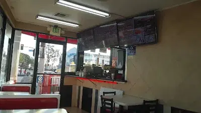 Tom's Famous Burgers 6