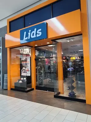 Los Cerritos Center Dining Court