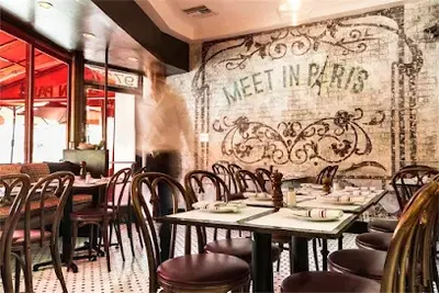 Meet in Paris French Bistro