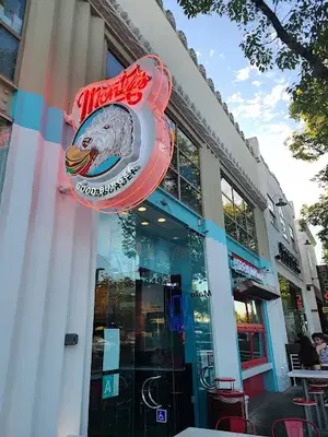 Monty's Good Burger