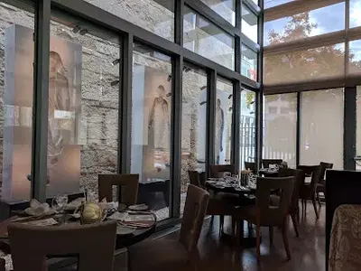 Quattro Restaurant and Bar