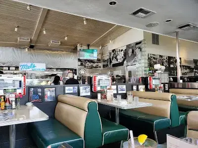 Mels Drive-In