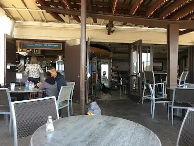 Pacifica Breeze Cafe