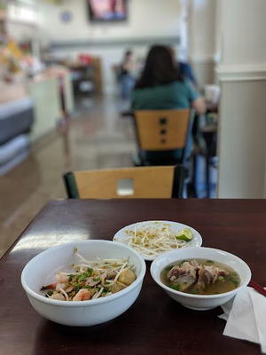 Golden Lake Eatery