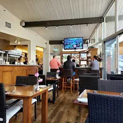 Dinah's Poolside Restaurant