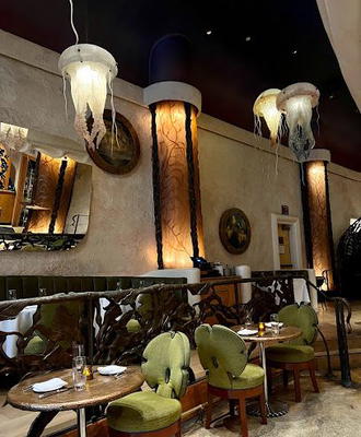 Ula Restaurant & Bar Lounge